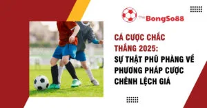 Hai đứa trẻ chơi bóng đá và tiêu đề "Cá cược chắc thắng 2025: Sự thật phũ phàng về phương pháp cược chênh lệch giá".